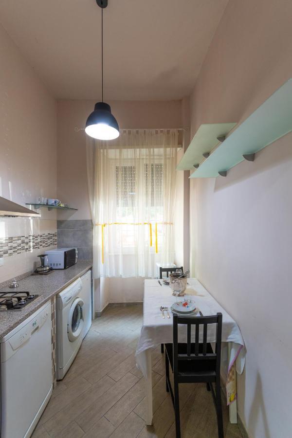 Vercelli Guest House Near San Giovanni روما المظهر الخارجي الصورة