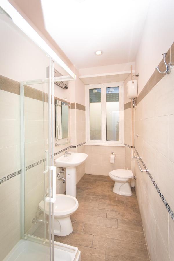 Vercelli Guest House Near San Giovanni روما المظهر الخارجي الصورة