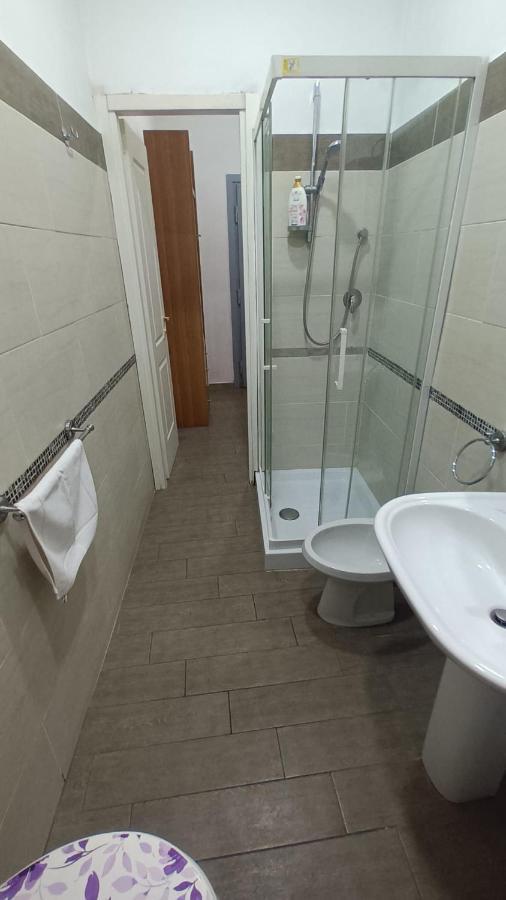 Vercelli Guest House Near San Giovanni روما المظهر الخارجي الصورة