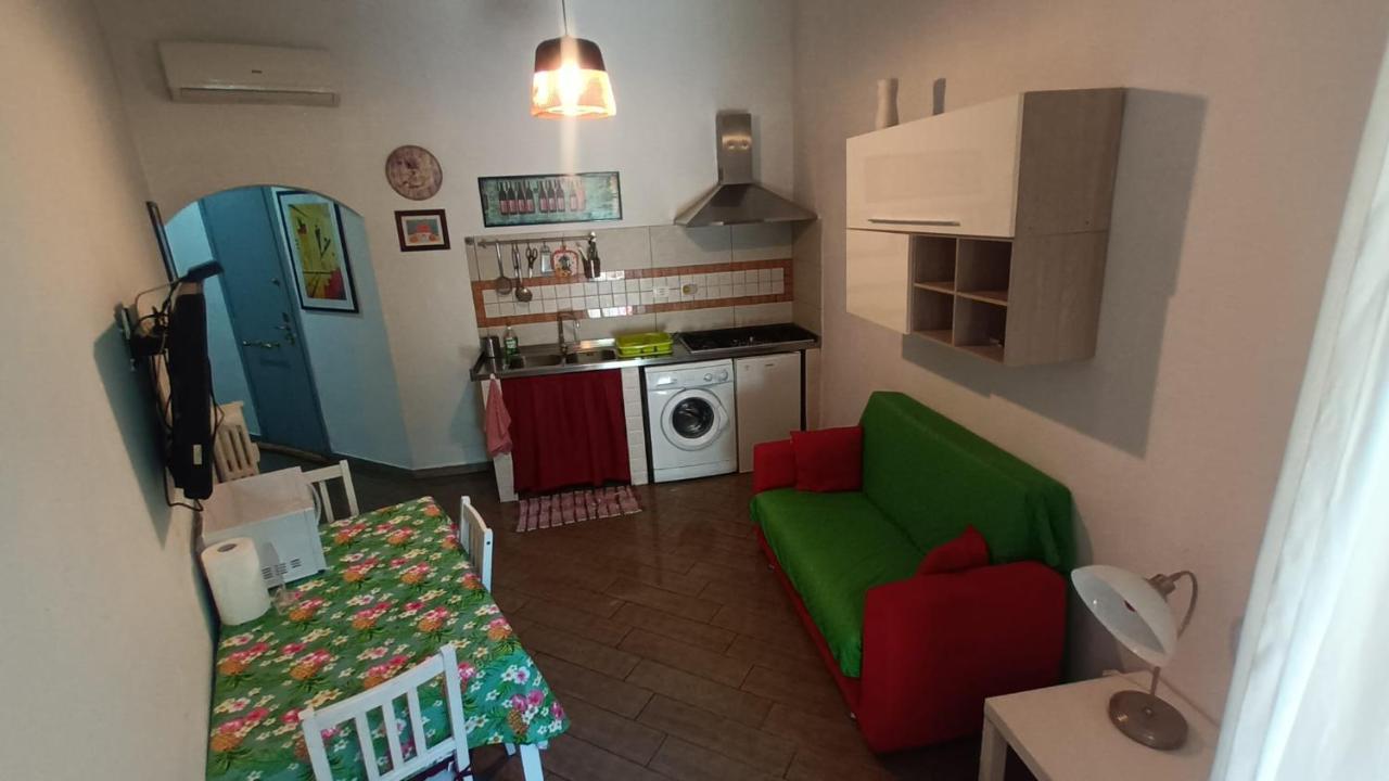 Vercelli Guest House Near San Giovanni روما المظهر الخارجي الصورة